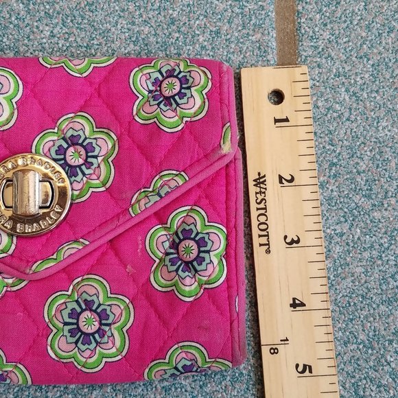 Vera Bradley Your Turn Pink Swirls Quilted Turn Lock Wristlet Wallet - Picture 9 of 16
